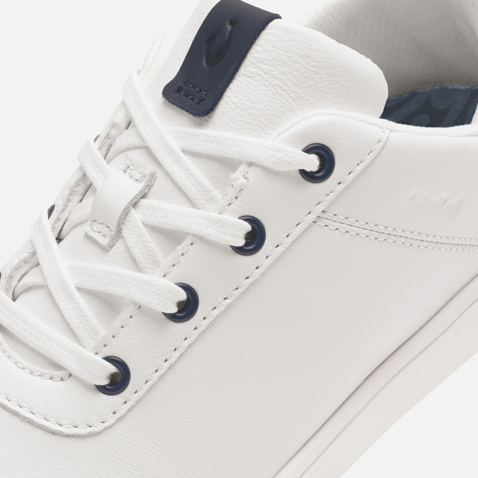 Puakea  -  Bright White / Trench Blue