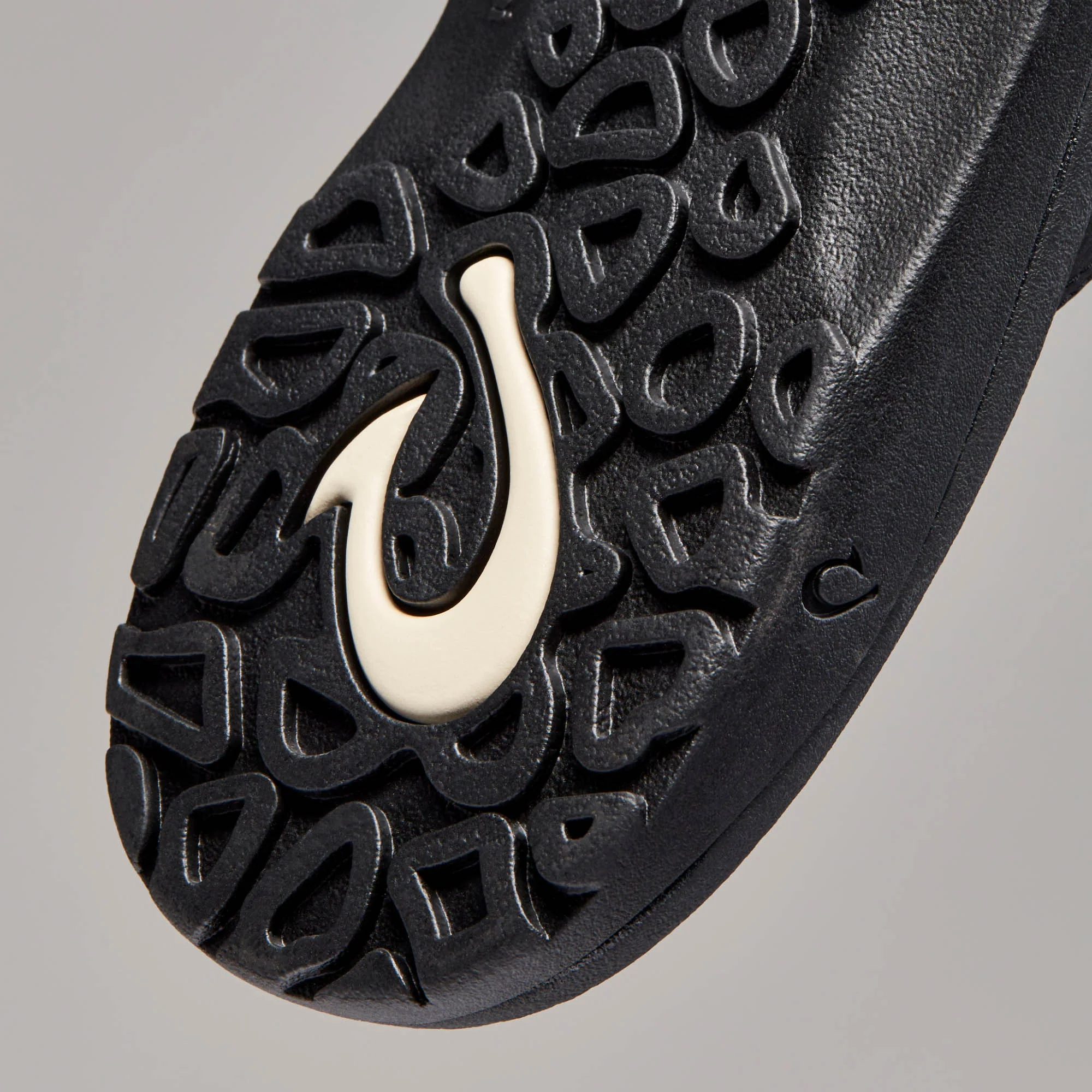 ‘Ohana - Black 8 ‘Ohana - Black