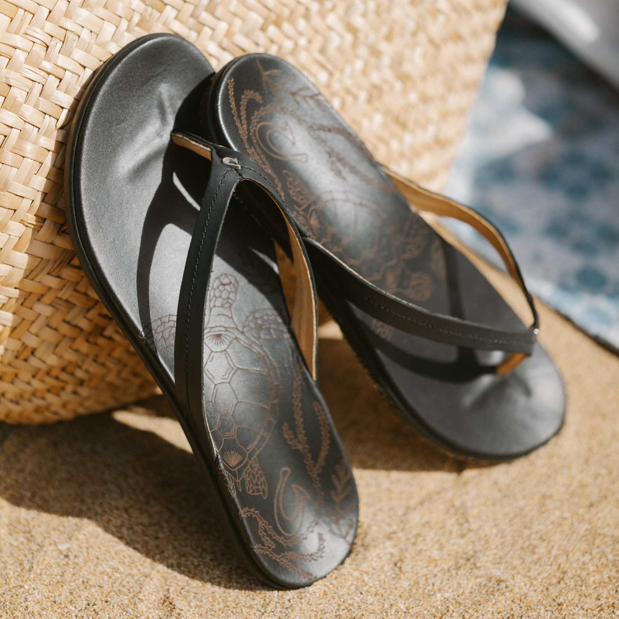 Honu - Black 6 Honu - Black