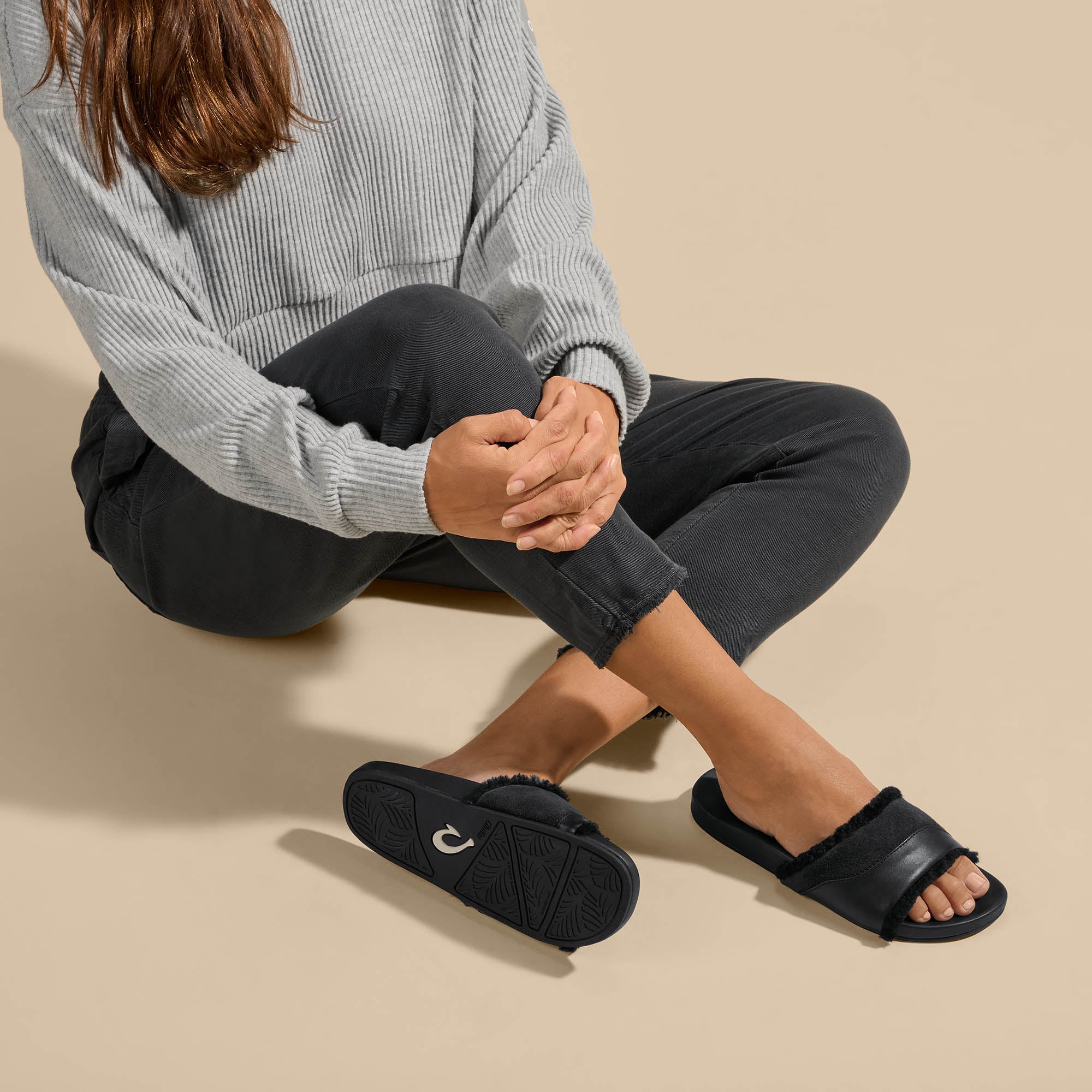 Hō‘ala Slide - Black 5 Hō‘ala Slide - Black